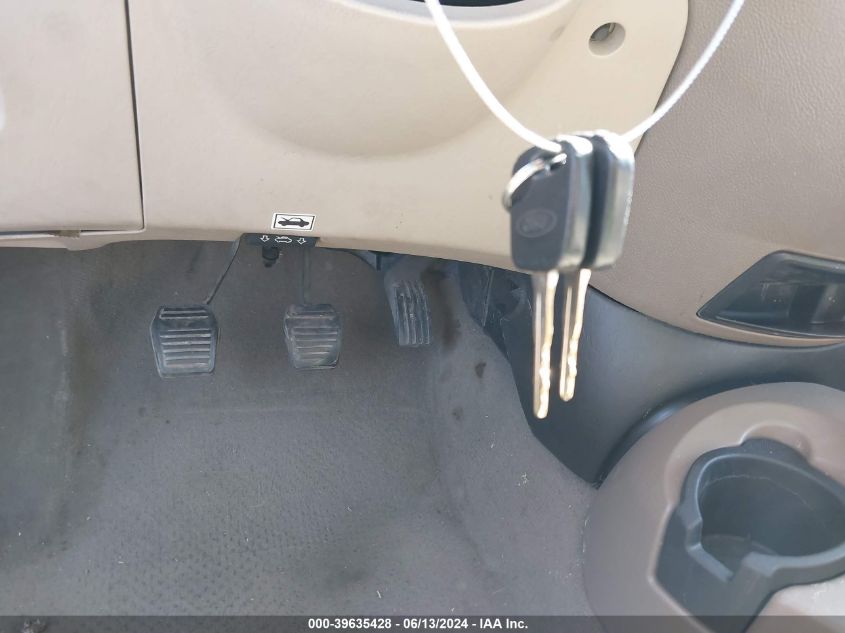 2005 Ford Focus Zx4 VIN: 1FAFP34N35W246015 Lot: 39635428