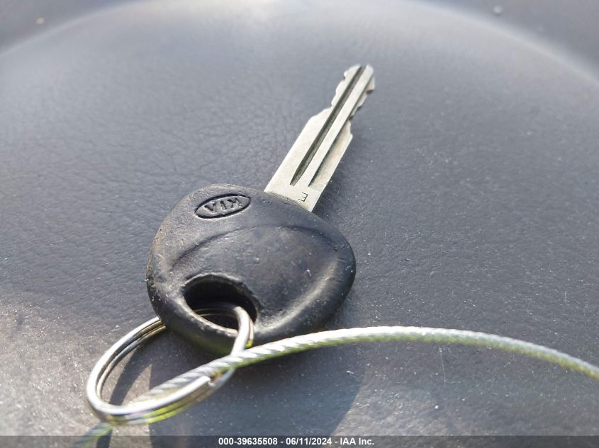 2008 Kia Sorento Lx VIN: KNDJC735585819709 Lot: 39635508