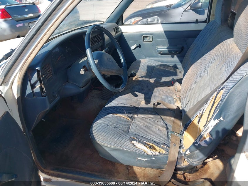 1994 Toyota Pickup 1/2 Ton Short Whlbase Stb VIN: 4TARN81A4RZ309523 Lot: 39635600