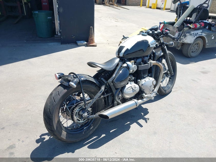 2018 TRIUMPH MOTORCYCLE BONNEVILLE BOBBER - SMTD42HL8JT859175