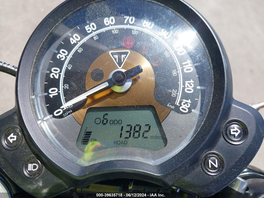 2018 TRIUMPH MOTORCYCLE BONNEVILLE BOBBER - SMTD42HL8JT859175