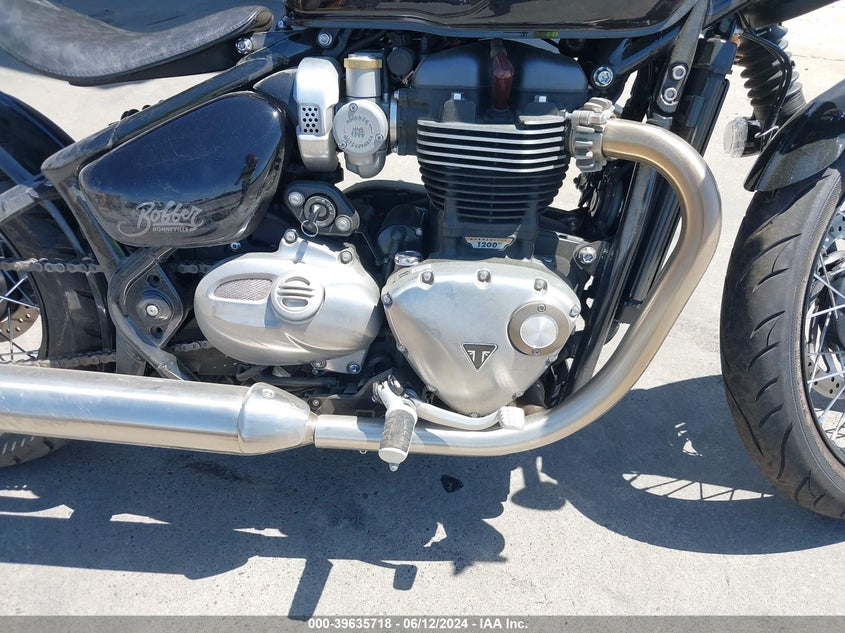 2018 TRIUMPH MOTORCYCLE BONNEVILLE BOBBER - SMTD42HL8JT859175