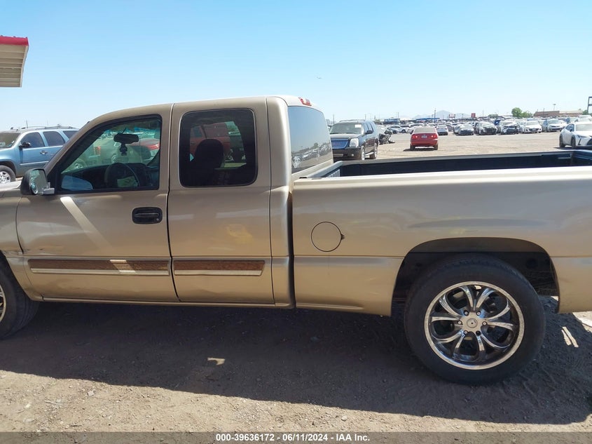 2004 Chevrolet Silverado C1500 VIN: 2GCEC19T341184988 Lot: 39636172