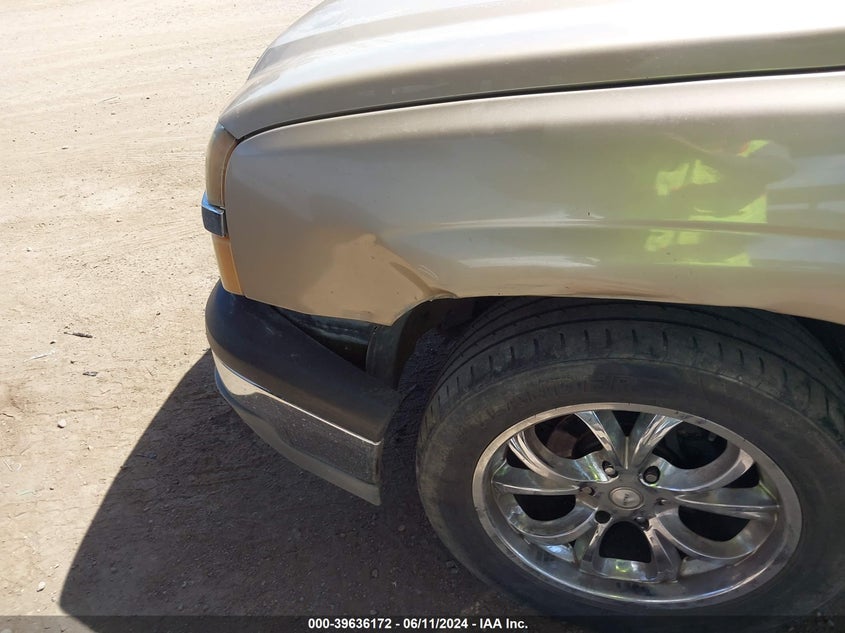 2004 Chevrolet Silverado C1500 VIN: 2GCEC19T341184988 Lot: 39636172