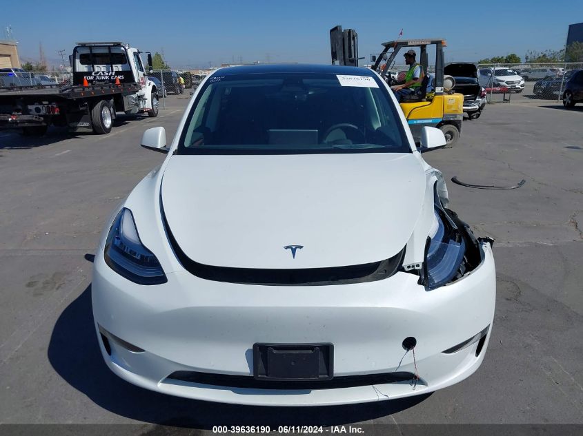 2022 Tesla Model Y Long Range Dual Motor All-Wheel Drive VIN: 7SAYGDEE0NF573647 Lot: 39636190