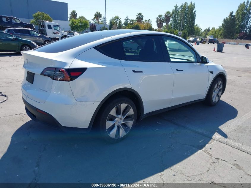 2022 Tesla Model Y Long Range Dual Motor All-Wheel Drive VIN: 7SAYGDEE0NF573647 Lot: 39636190