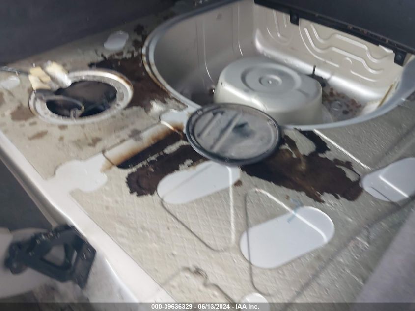 2003 Volkswagen Passat Glx VIN: WVWRH63B03P198381 Lot: 39636329