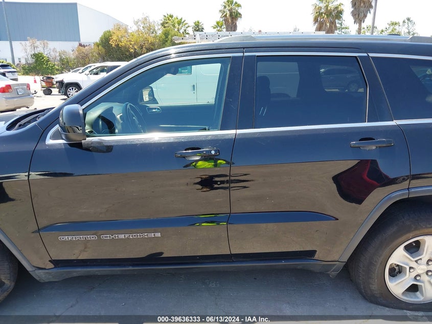 2017 Jeep Grand Cherokee Laredo 4X4 VIN: 1C4RJFAGXHC715073 Lot: 39636333