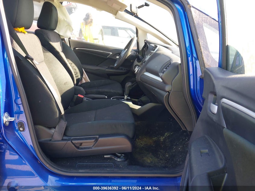 VIN 3HGGK5H40JM715910 2018 HONDA FIT LX