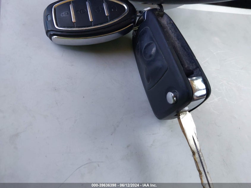 2004 Chevrolet Silverado 1500 Work Truck VIN: 1GCEC19X04Z226981 Lot: 39636398