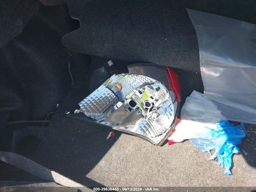 2004 Toyota Camry Le VIN: 4T1BE32K84U871880 Lot: 39636445