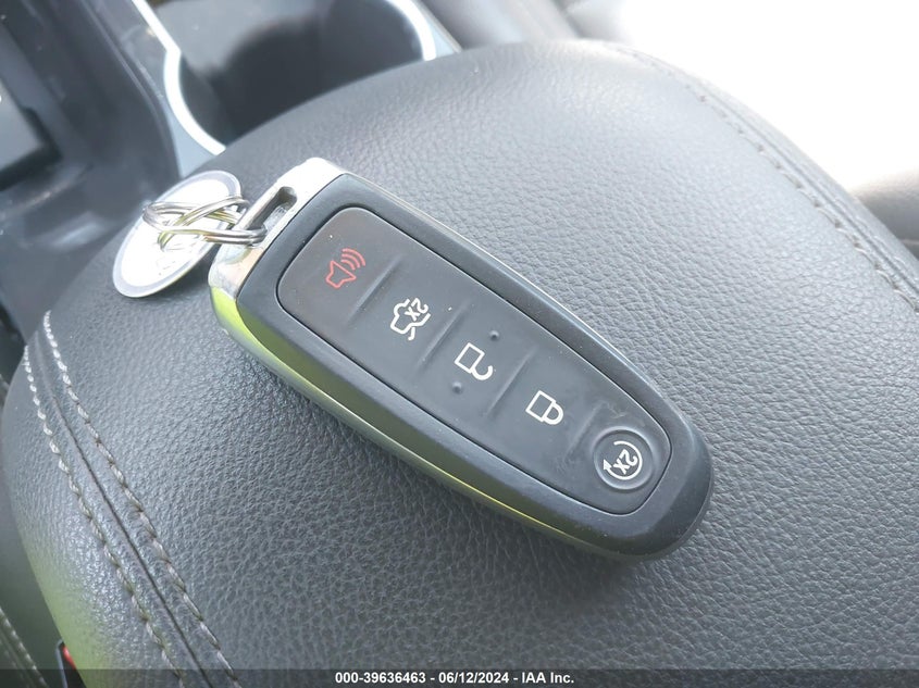 2015 Ford Escape Titanium VIN: 1FMCU9J90FUC68076 Lot: 39636463