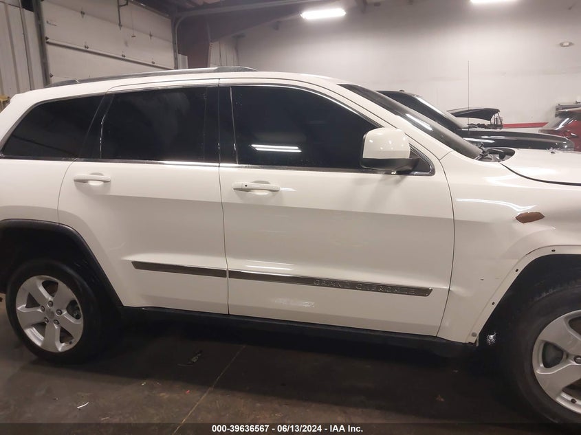 2011 Jeep Grand Cherokee Laredo VIN: 1J4RR4GG3BC738149 Lot: 39636567