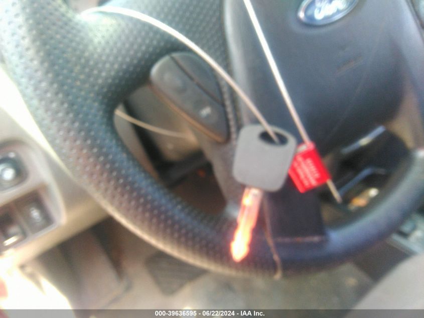 2004 Ford Escape Xls VIN: 1FMYU02184DA19998 Lot: 39636595