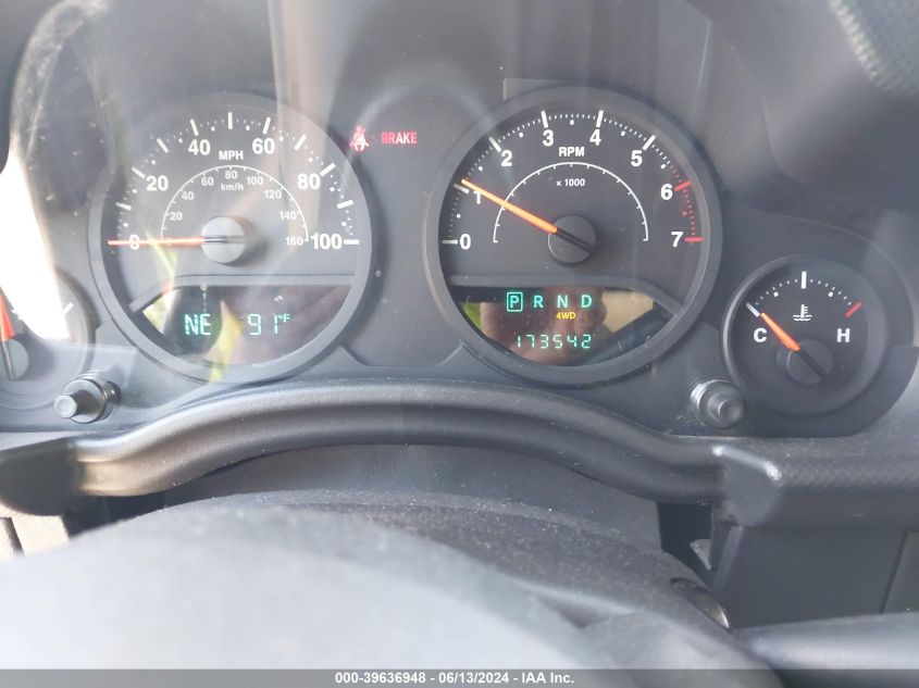 2009 Jeep Wrangler X VIN: 1J4FA24189L711098 Lot: 39636948