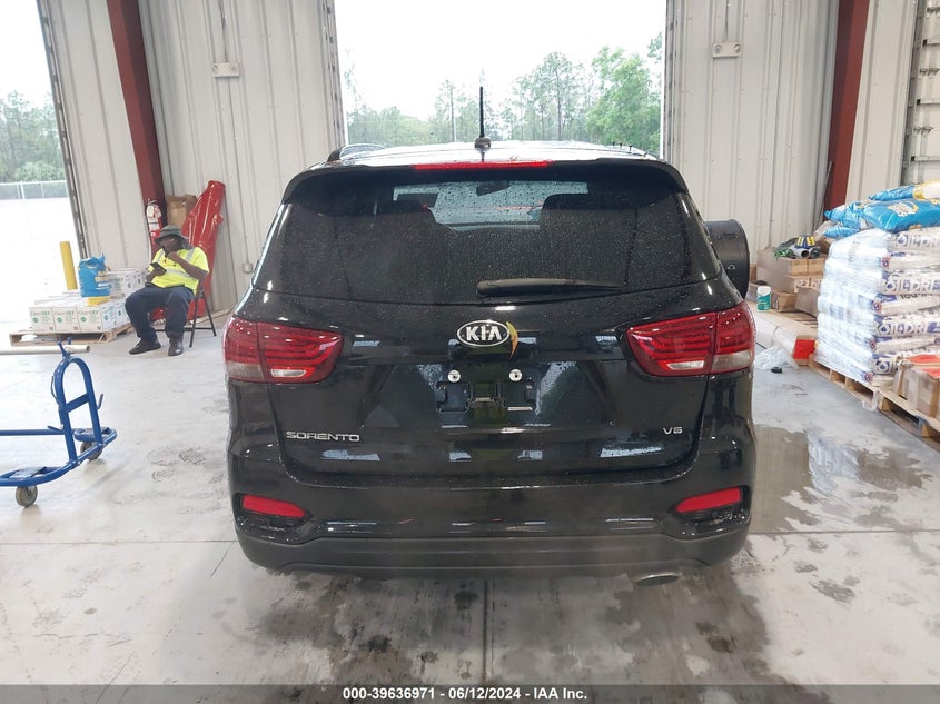 2020 Kia Sorento 3.3L S VIN: 5XYPG4A57LG695913 Lot: 39636971
