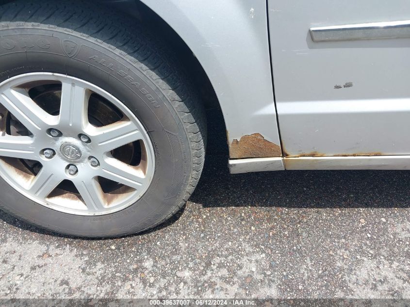 2010 Chrysler Town & Country Touring VIN: 2A4RR5D10AR153279 Lot: 39637007