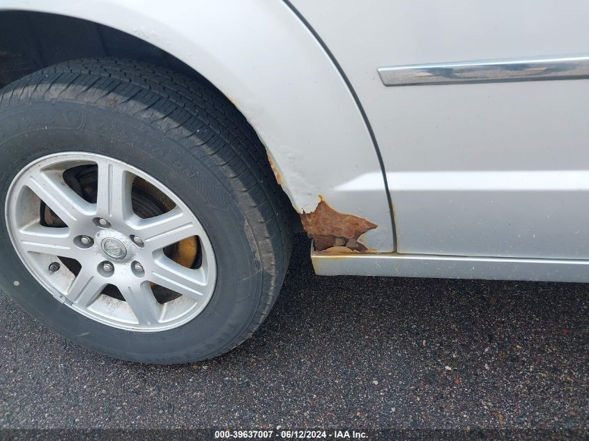 2010 Chrysler Town & Country Touring VIN: 2A4RR5D10AR153279 Lot: 39637007