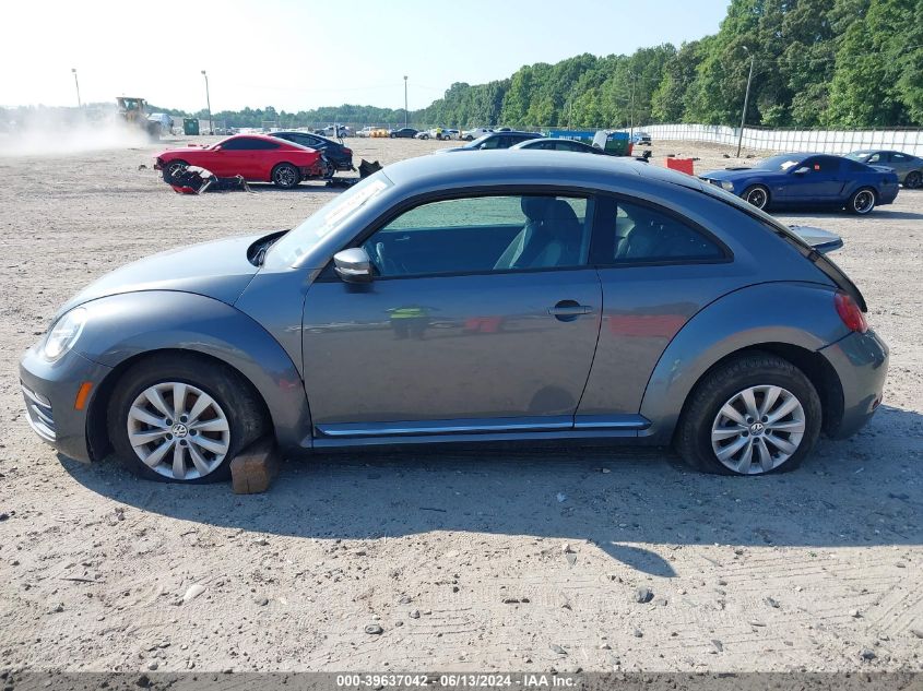 2019 Volkswagen Beetle 2.0T Final Edition Se/2.0T Final Edition Sel/2.0T S VIN: 3VWFD7AT8KM706016 Lot: 39637042