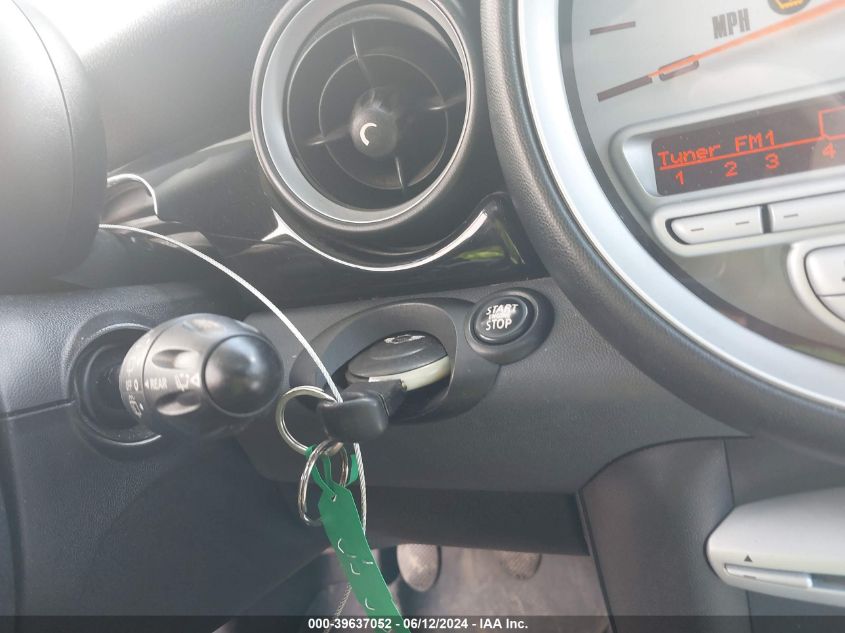 2009 Mini Cooper VIN: WMWMF33579TU75243 Lot: 39637052