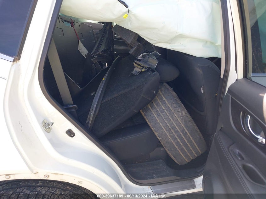 2018 Nissan Rogue Sv VIN: 5N1AT2MV2JC760780 Lot: 39637189