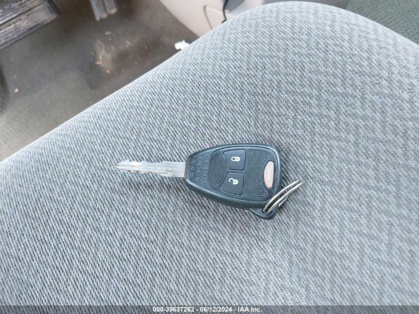 2006 Chrysler Town & Country Lx VIN: 2A4GP44R46R880722 Lot: 39637262