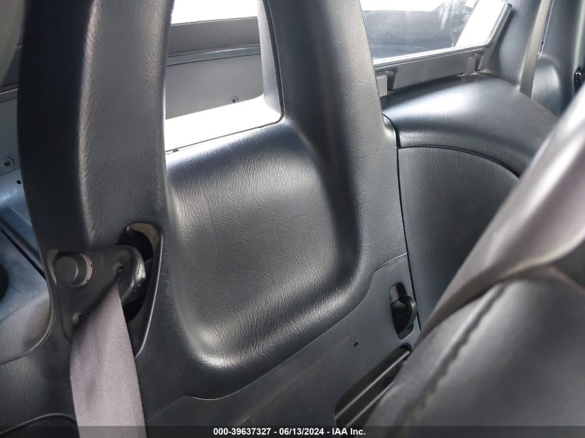 2005 Honda S2000 VIN: JHMAP21465S005565 Lot: 39637327