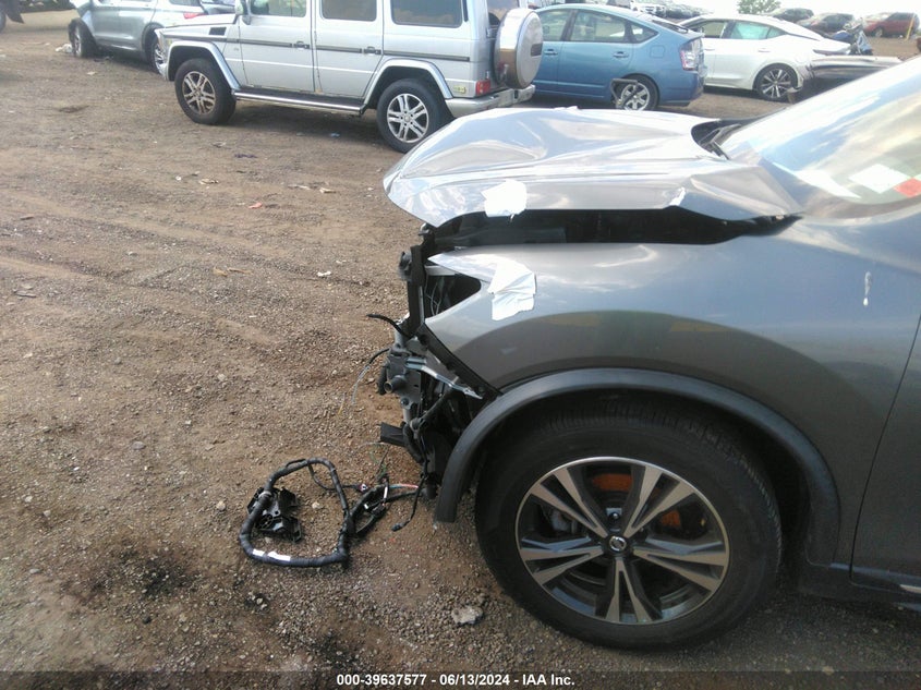 2018 Nissan Rogue Sl VIN: JN8AT2MV4JW310832 Lot: 39637577