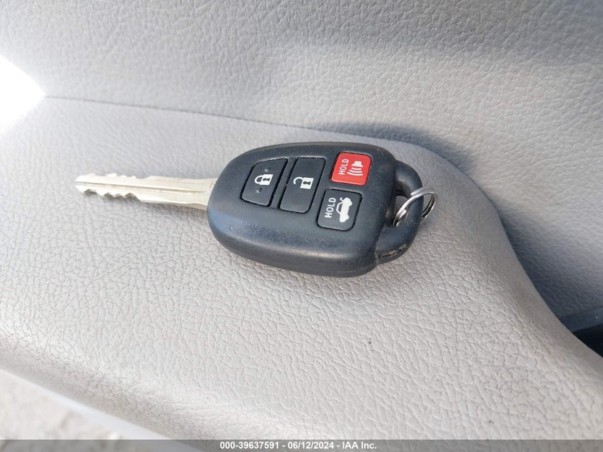 2015 Toyota Camry Le VIN: 4T4BF1FK5FR469481 Lot: 39637591