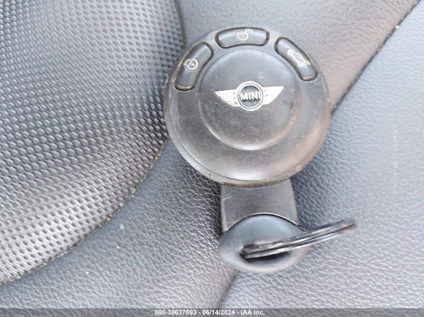 2010 Mini Cooper VIN: WMWMF3C51ATZ63253 Lot: 39637593