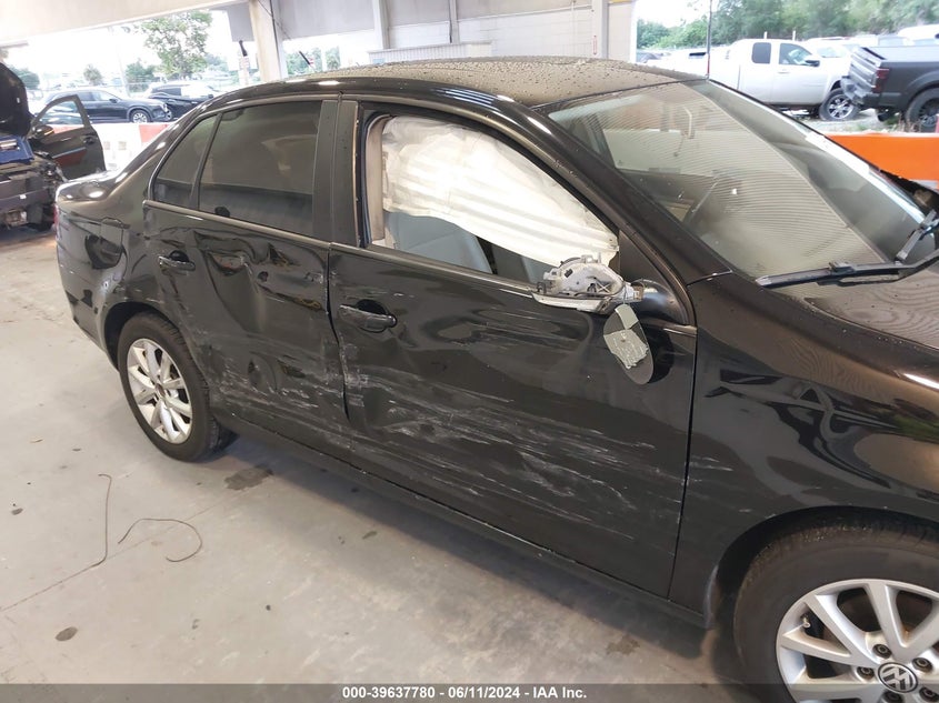 2010 Volkswagen Jetta Limited Edition VIN: 3VWRX7AJ4AM157657 Lot: 39637780