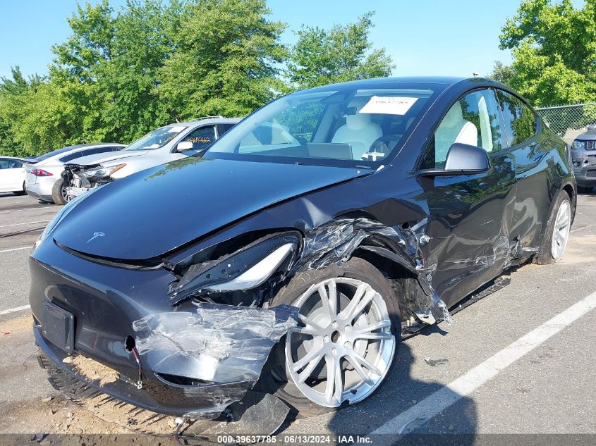 2024 Tesla Model Y Rwd VIN: 7SAYGDED8RF022766 Lot: 39637785