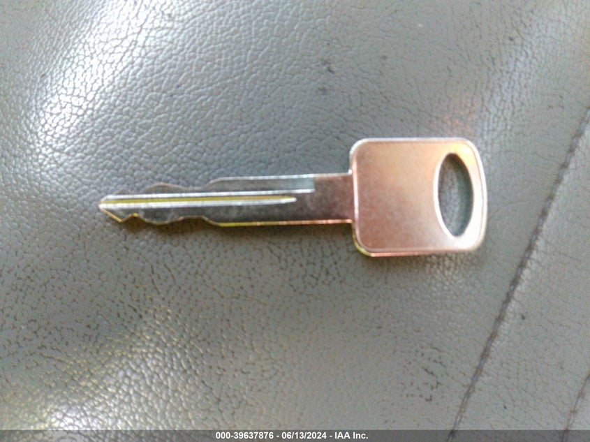 2003 Ford F-250 VIN: 3FTNF20LX3MB31111 Lot: 39637876