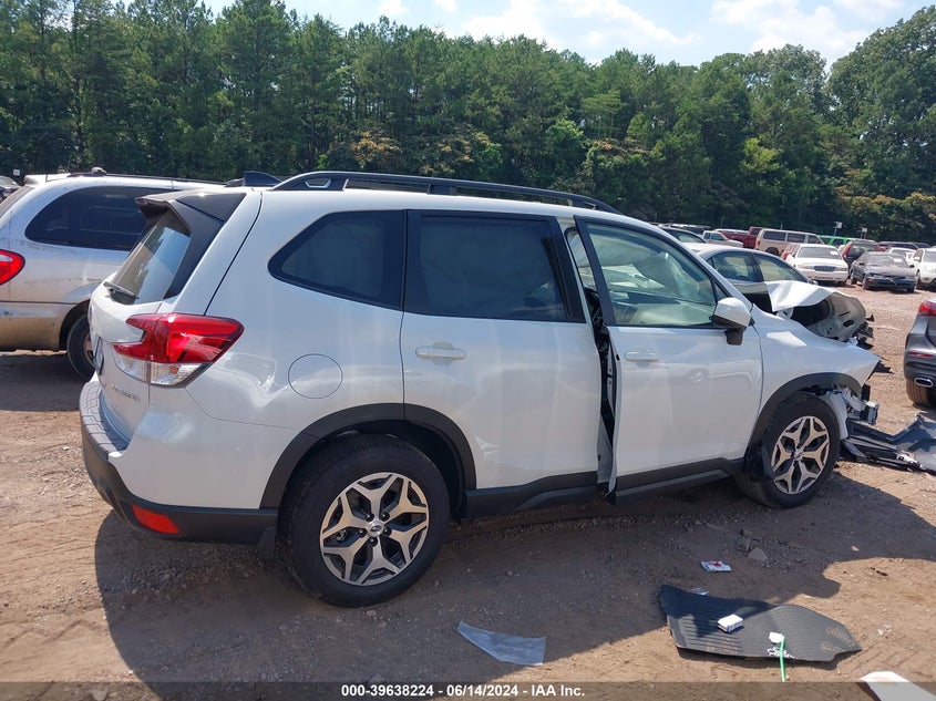 2024 Subaru Forester Premium VIN: JF2SKADC0RH490758 Lot: 39638224