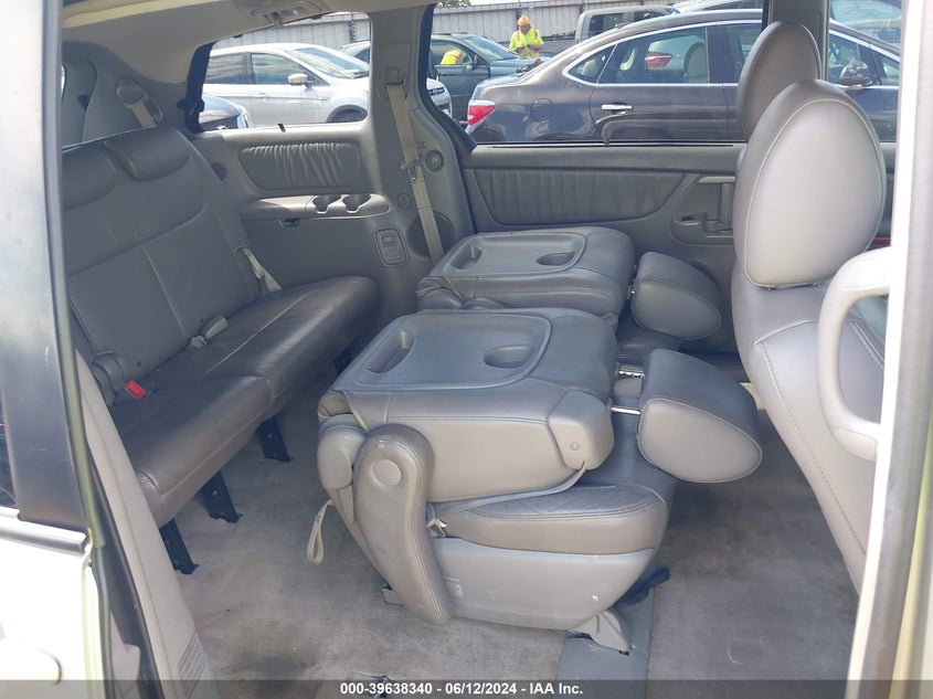 2010 Toyota Sienna Xle VIN: 5TDYK4CC5AS318172 Lot: 39638340