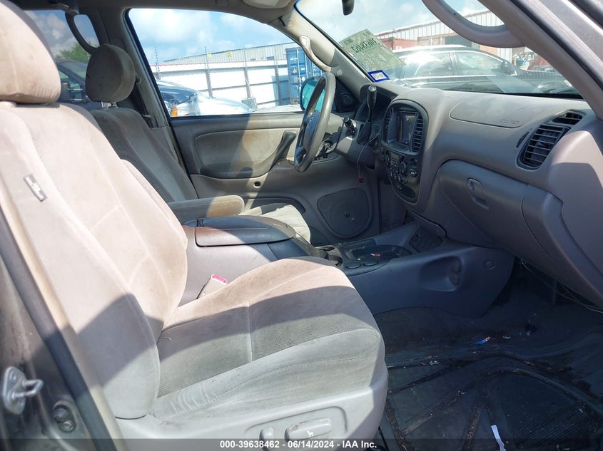 2005 Toyota Sequoia Sr5 V8 VIN: 5TDZT34A25S257703 Lot: 39638462