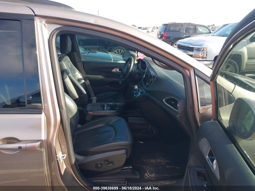 VIN 2C4RC1BG4JR294251 2018 CHRYSLER PACIFICA TOURING L