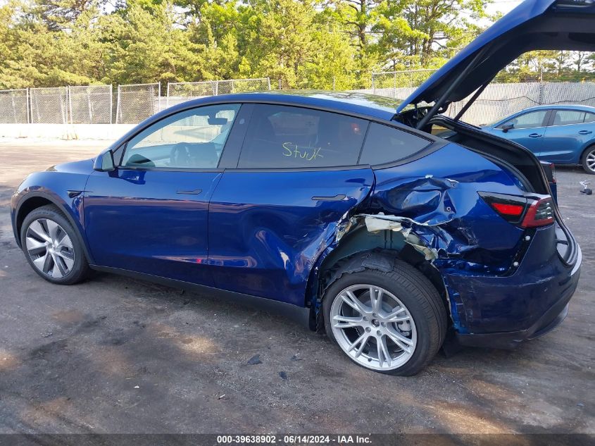 2024 Tesla Model Y Long Range Dual Motor All-Wheel Drive VIN: 7SAYGDEE8RA281361 Lot: 39638902