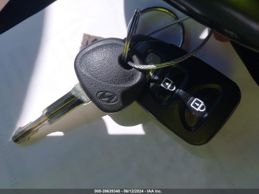 2014 Hyundai Elantra Limited VIN: 5NPDH4AE2EH464932 Lot: 39639340