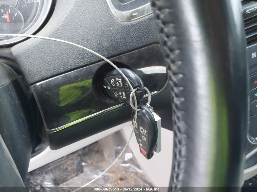 2011 Chrysler Town & Country Touring-L VIN: 2A4RR8DG7BR704038 Lot: 39639513