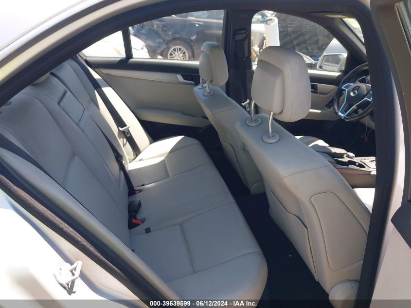 2012 Mercedes-Benz C 300 Luxury 4Matic/Sport 4Matic VIN: WDDGF8BB5CR201537 Lot: 39639599