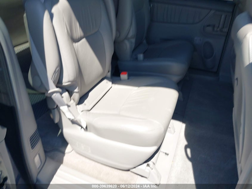 2010 Toyota Sienna Xle VIN: 5TDYK4CC0AS299207 Lot: 39639620