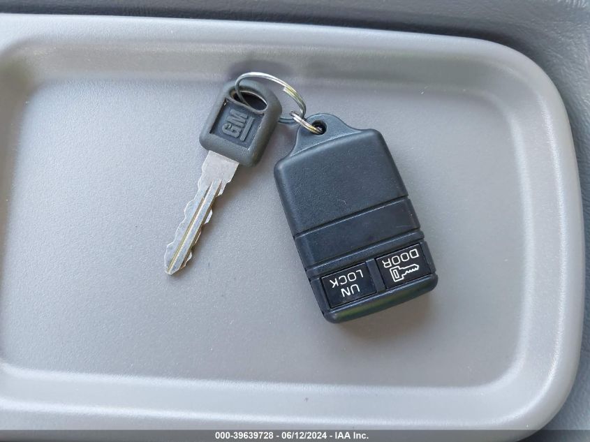 1995 Chevrolet Gmt-400 K1500 VIN: 2GCEK19K3S1261754 Lot: 39639728