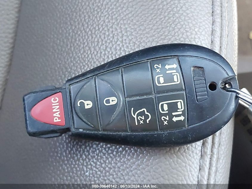 2013 Chrysler Town & Country Touring VIN: 2C4RC1BG0DR564001 Lot: 39640142