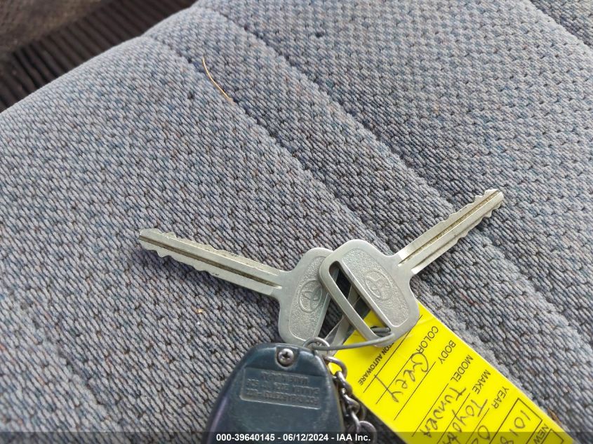 2002 Toyota Tundra Sr5 V8 VIN: 5TBBT44152S320160 Lot: 39640145