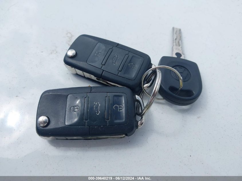 2009 Volkswagen Rabbit S VIN: WVWAA71KX9W027906 Lot: 39640219