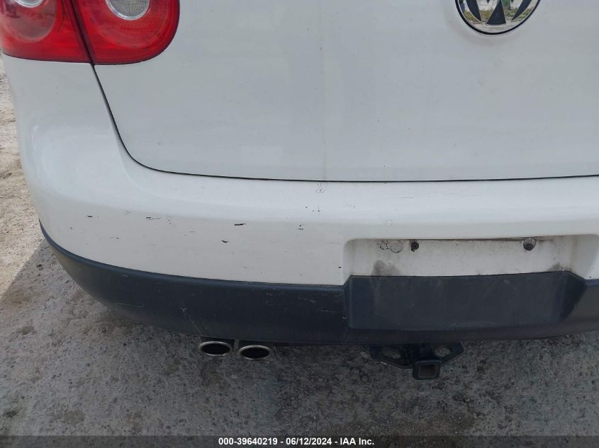 2009 Volkswagen Rabbit S VIN: WVWAA71KX9W027906 Lot: 39640219