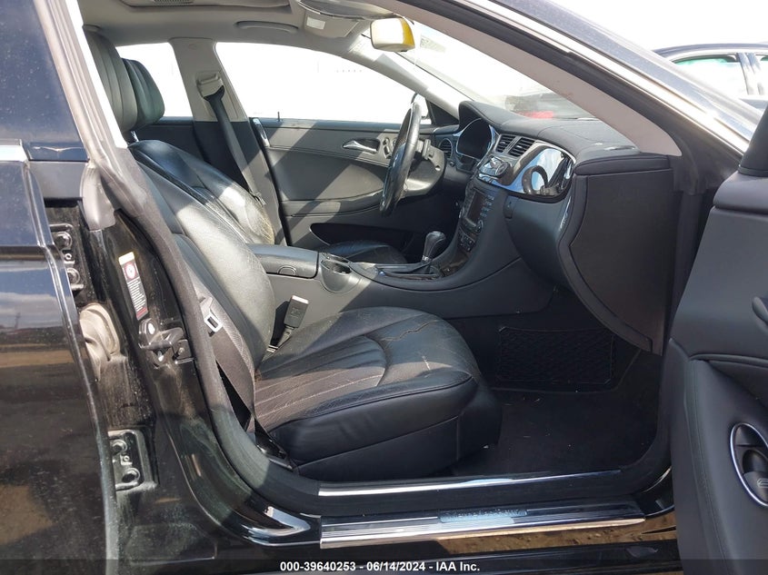 2007 Mercedes-Benz Cls 550 VIN: WDDDJ72X17A112527 Lot: 39640253