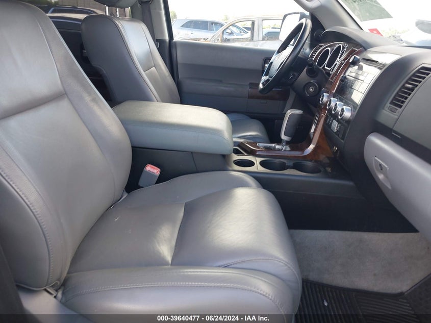2008 Toyota Sequoia Limited 5.7L V8 VIN: 5TDZY68A98S011376 Lot: 39640477