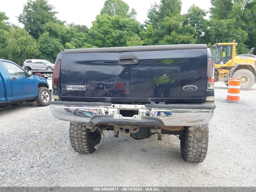 2000 Ford F-250 Lariat/Xl/Xlt VIN: 1FTNW21FXYEE05705 Lot: 39640671